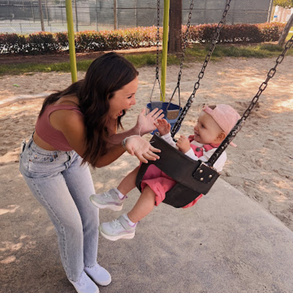 Meet your Posher, Leilani - Picture 1 of 1